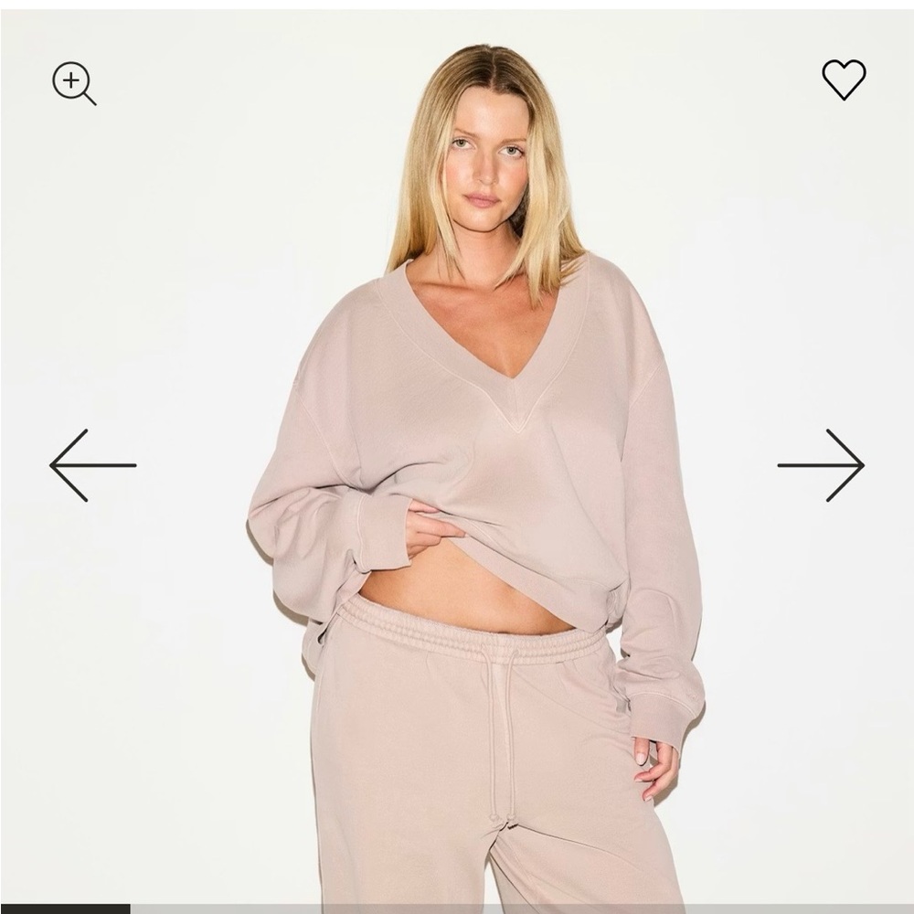 SKIMS Blush Pink V-Neck Sweatshirt NWT oversized fit in outdoor collection